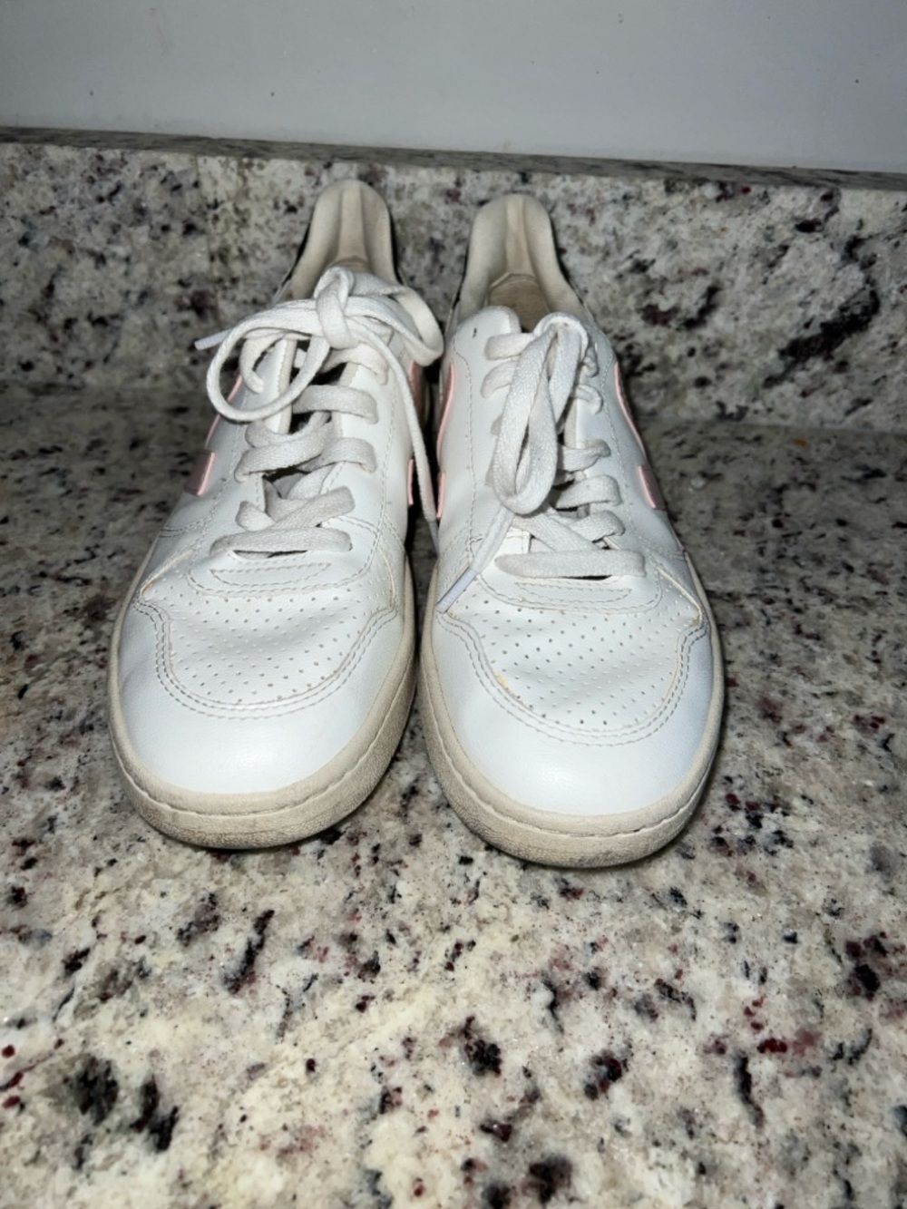 VEJA V-10 Bastille CWL Sneakers - White, Petal & Black 8 - Picture 5 of 9